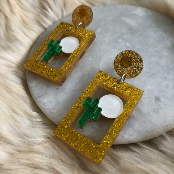 Cactus 🌵 Earrings - Picture 3 of 7